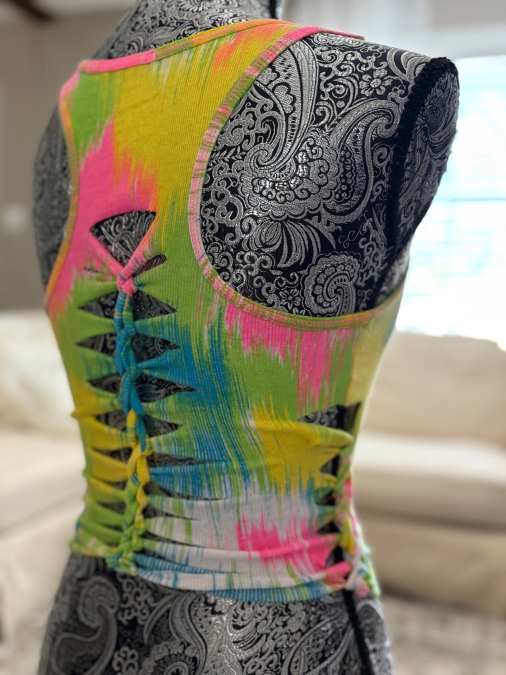 VINTAGE REVAMPED NO BOUNDARIES VENT CROP MUSCLE T TOP